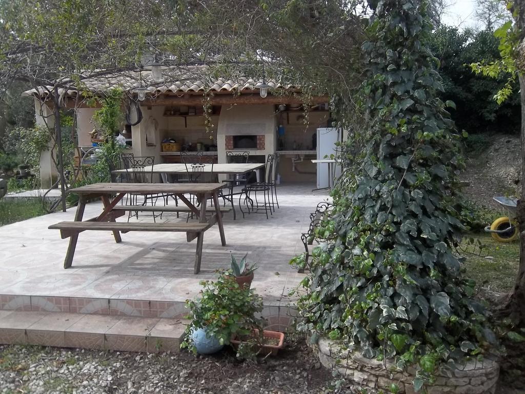 B&B Le Petit Frigouye Rochefort-du-Gard Zewnętrze zdjęcie